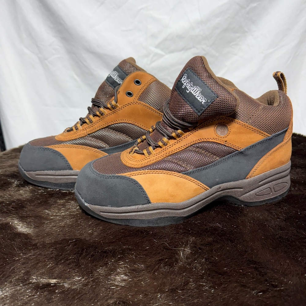 Brand New Refrigwear Safety toe shoes Sz 10 1/2 (FSOENY)